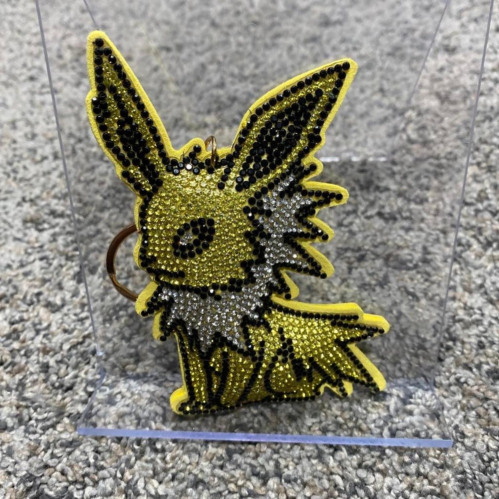 Nintendo Pokemon Jolteon Kirakira Rhinestone Plush Keychain Yellow Excellent